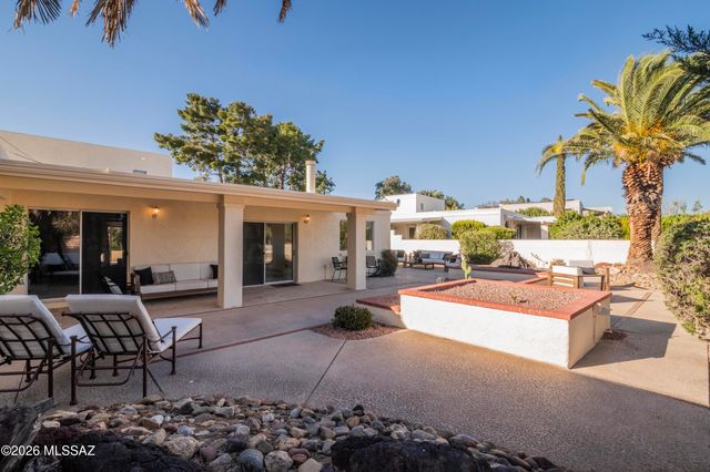 7912 N Casas Cameo, Tucson, AZ 85742