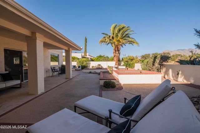 7912 N Casas Cameo, Tucson, AZ 85742