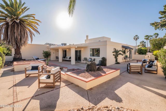 7912 N Casas Cameo, Tucson, AZ 85742