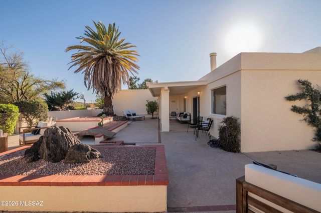 7912 N Casas Cameo, Tucson, AZ 85742