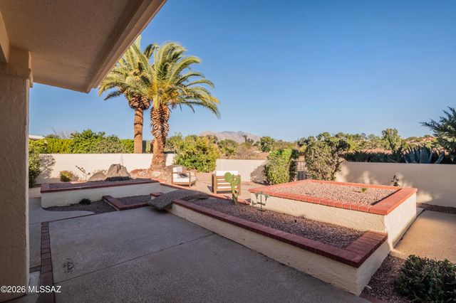7912 N Casas Cameo, Tucson, AZ 85742