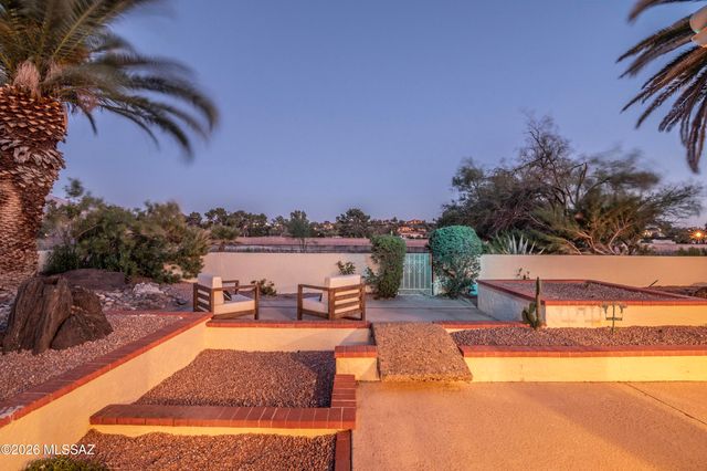 7912 N Casas Cameo, Tucson, AZ 85742