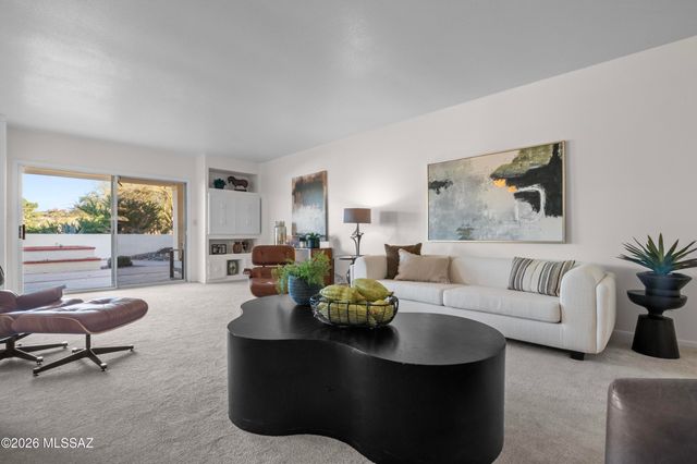 7912 N Casas Cameo, Tucson, AZ 85742