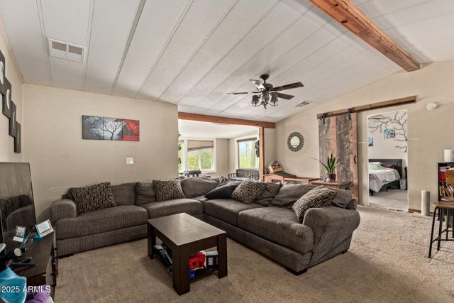 33541 S MOUNTAIN VIEW Road, Black Canyon City, AZ 85324