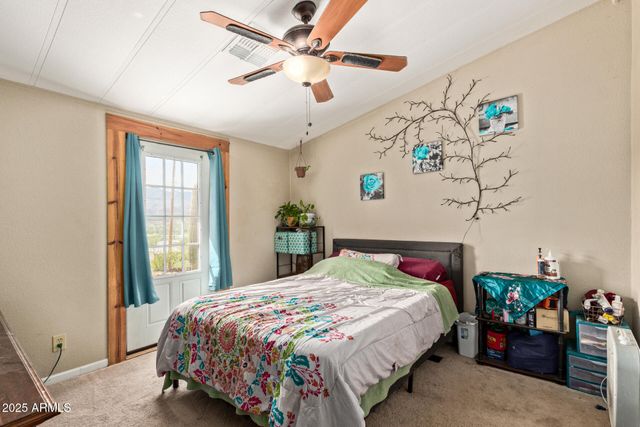 33541 S MOUNTAIN VIEW Road, Black Canyon City, AZ 85324