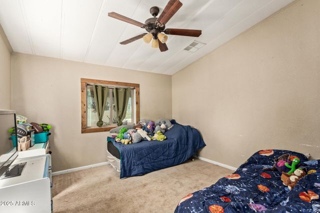 33541 S MOUNTAIN VIEW Road, Black Canyon City, AZ 85324