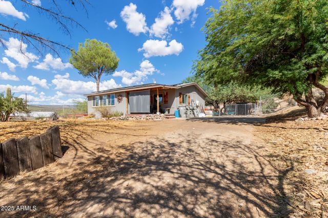 33541 S MOUNTAIN VIEW Road, Black Canyon City, AZ 85324