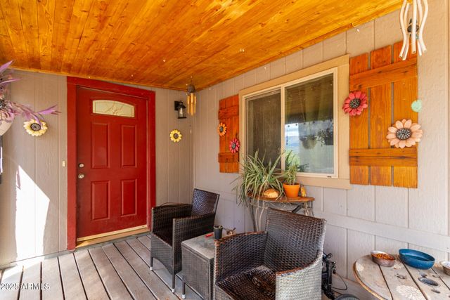 33541 S MOUNTAIN VIEW Road, Black Canyon City, AZ 85324