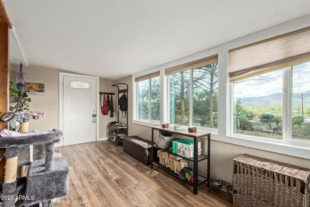 33541 S MOUNTAIN VIEW Road, Black Canyon City, AZ 85324