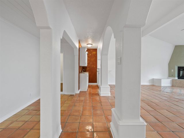 935 Magnolia Street, Lake Jackson, TX 77566