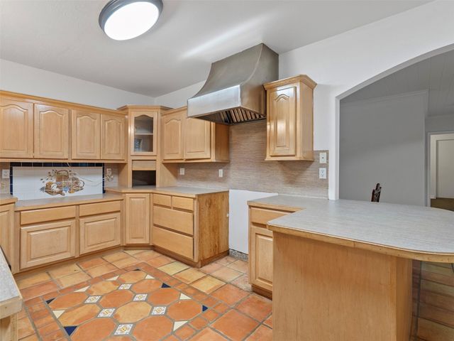 935 Magnolia Street, Lake Jackson, TX 77566