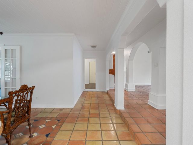 935 Magnolia Street, Lake Jackson, TX 77566