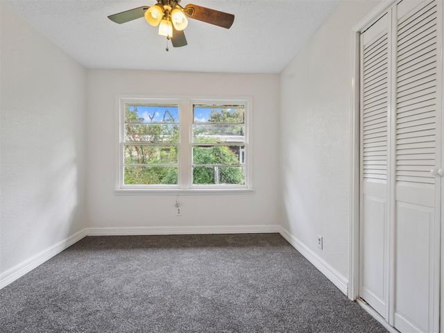 935 Magnolia Street, Lake Jackson, TX 77566