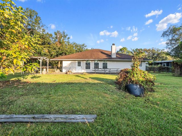 935 Magnolia Street, Lake Jackson, TX 77566