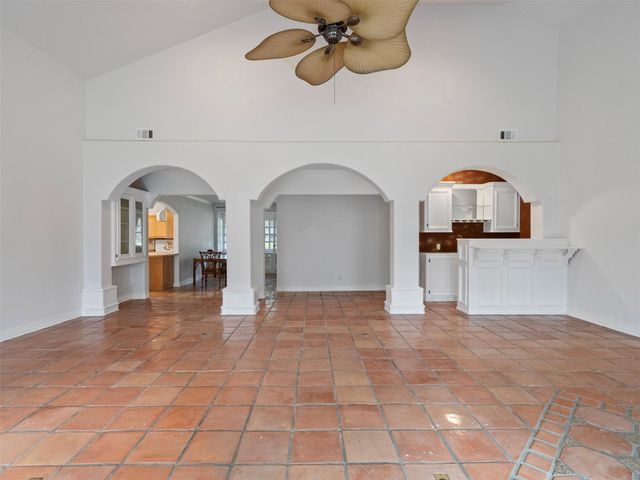 935 Magnolia Street, Lake Jackson, TX 77566