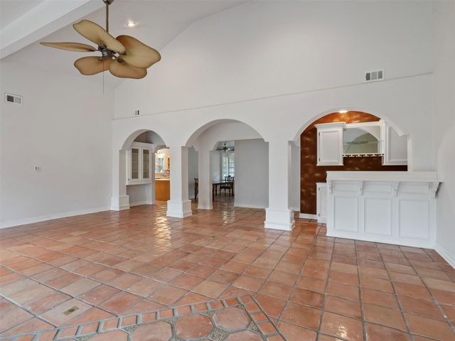 935 Magnolia Street, Lake Jackson, TX 77566