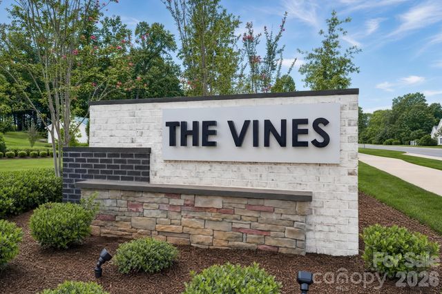 8140 McGarry Trail 200, Charlotte, NC 28214