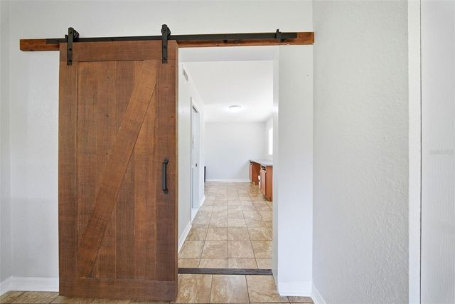 1004 OAKLAND HEIGHTS AVENUE, Plant City, FL 33563