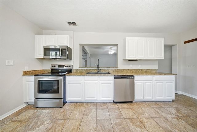 1004 OAKLAND HEIGHTS AVENUE, Plant City, FL 33563