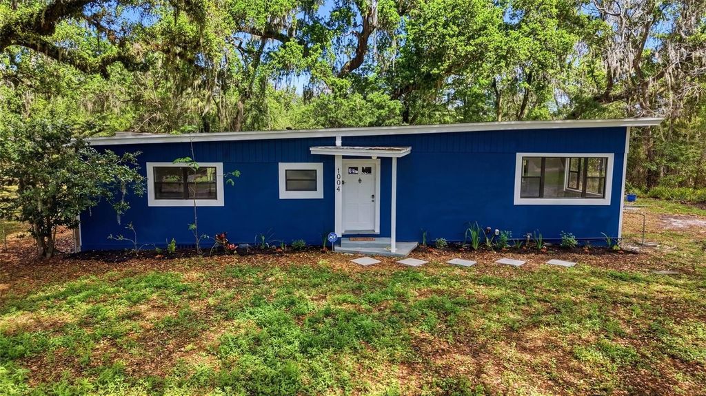 1004 OAKLAND HEIGHTS AVENUE, Plant City, FL 33563
