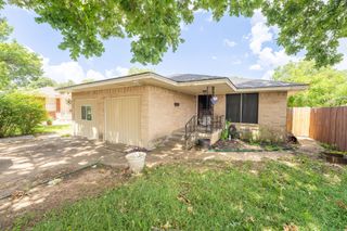 4105 Texas Drive, Dallas, TX 75211