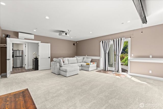1723 N 128th Street, Seattle, WA 98133