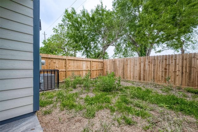 7108 Saint Augustine Street, Houston, TX 77021