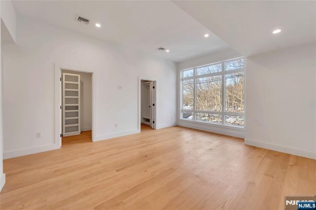 432 Stillwell Avenue A, Fort Lee, NJ 07024