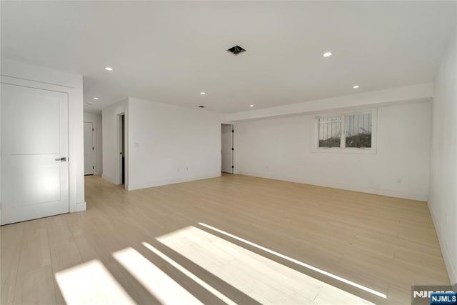 432 Stillwell Avenue A, Fort Lee, NJ 07024