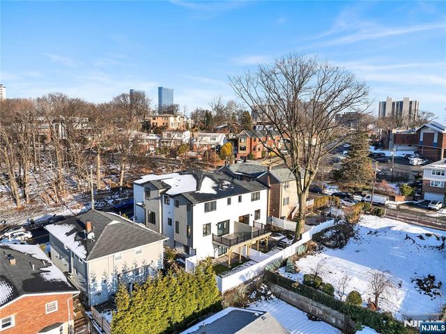 432 Stillwell Avenue A, Fort Lee, NJ 07024