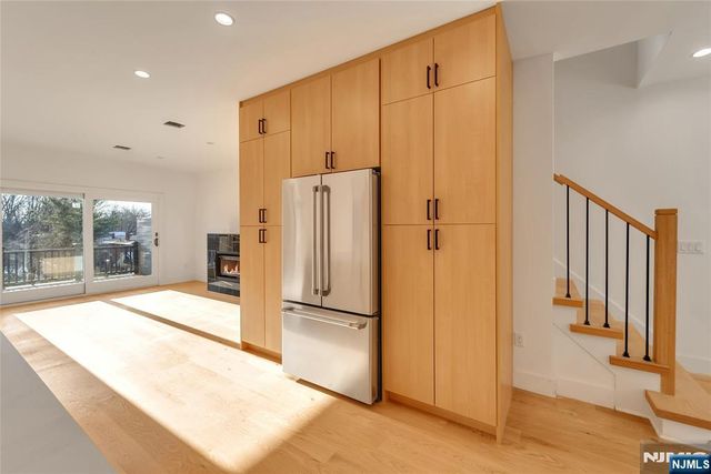 432 Stillwell Avenue A, Fort Lee, NJ 07024