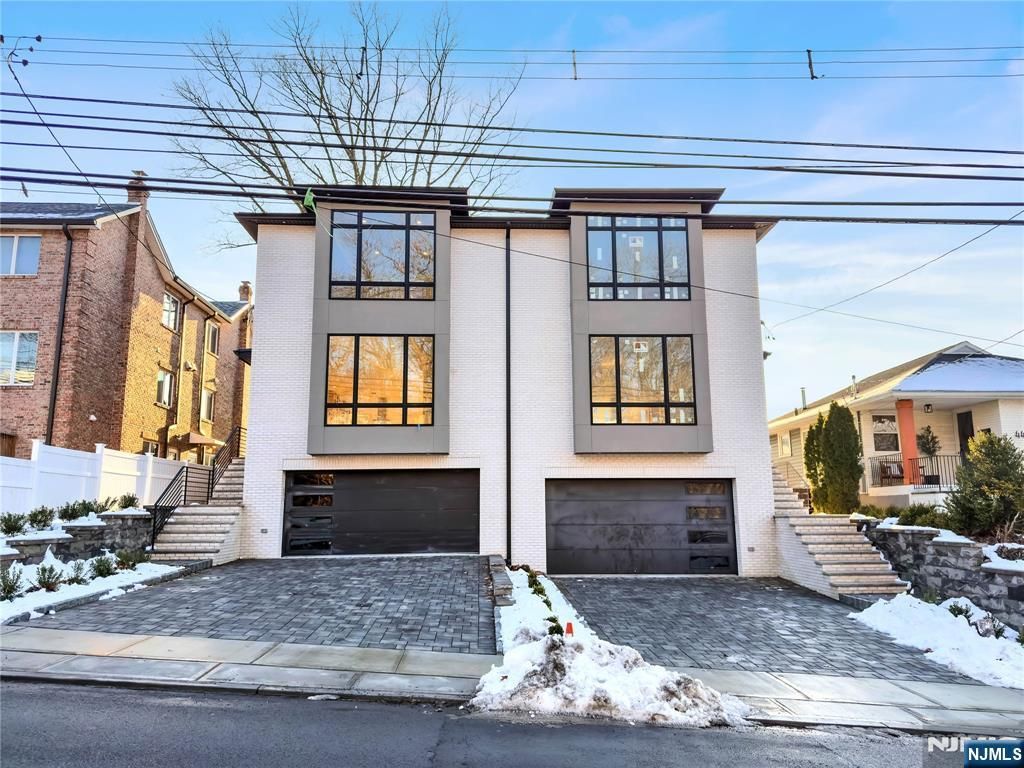 432 Stillwell Avenue A, Fort Lee, NJ 07024
