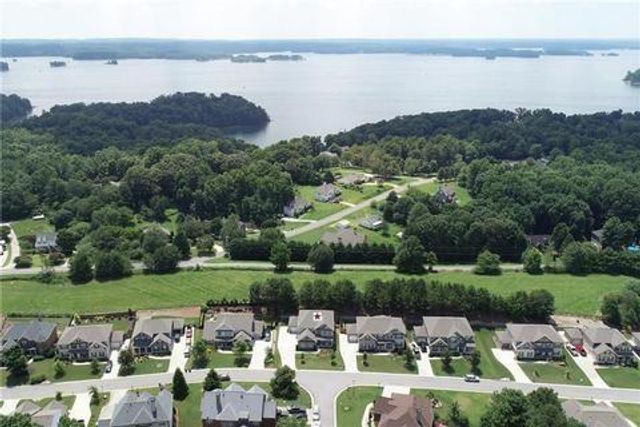 9095 Maple Run Trail, Gainesville, GA 30506