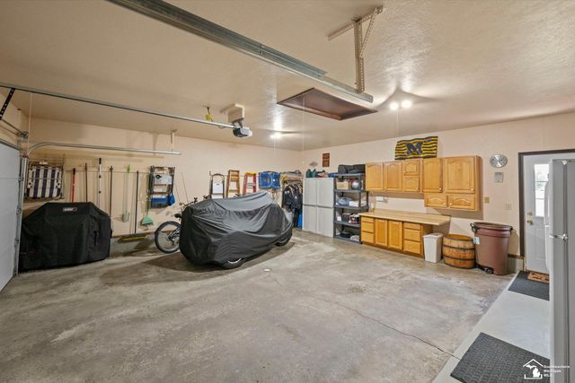 2205 Lotus Drive, Erie, MI 48133