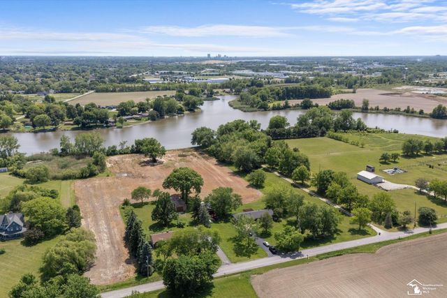 2205 Lotus Drive, Erie, MI 48133