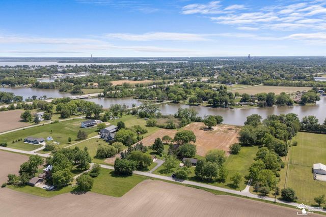 2205 Lotus Drive, Erie, MI 48133