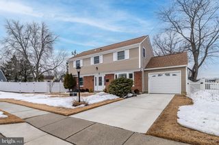 3 DOUGLAS TER, Marlton, NJ 08053