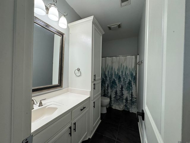 20334 De Chene Dr, Walker, LA 70785