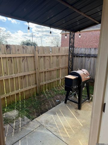 20334 De Chene Dr, Walker, LA 70785