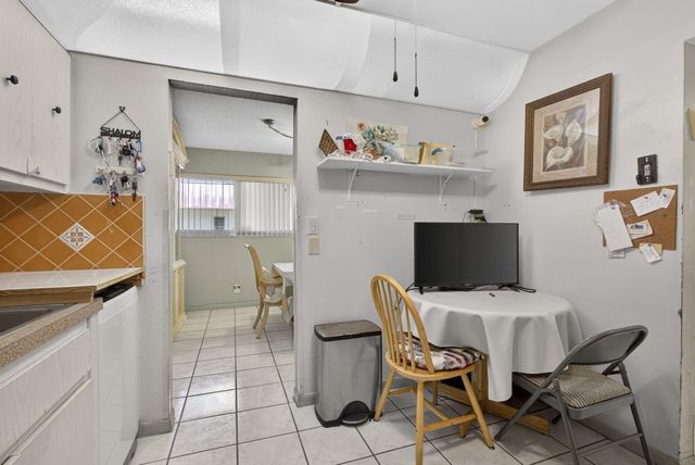 71 Plymouth I, West Palm Beach, FL 33417