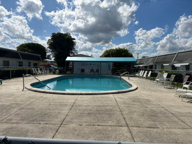 71 Plymouth I, West Palm Beach, FL 33417