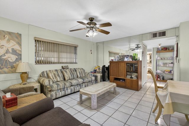 71 Plymouth I, West Palm Beach, FL 33417