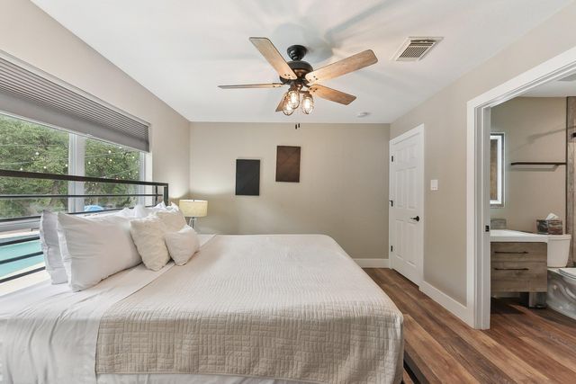 515 Twidwell DR, Dripping Springs, TX 78620