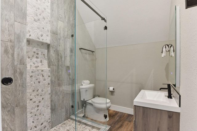 515 Twidwell DR, Dripping Springs, TX 78620