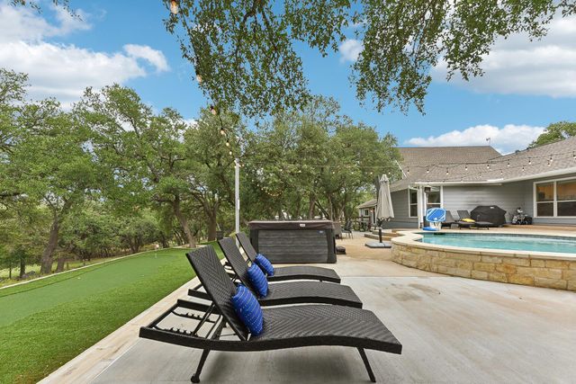 515 Twidwell DR, Dripping Springs, TX 78620