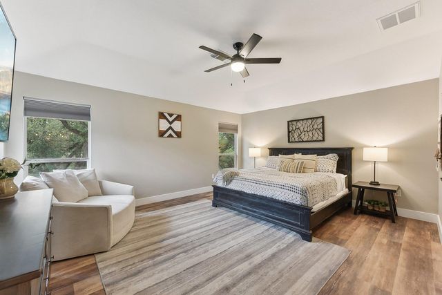 515 Twidwell DR, Dripping Springs, TX 78620