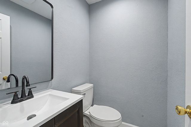 12584 Courage Crossing, Fishers, IN 46037