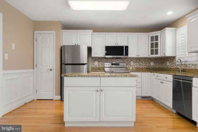 8229 BAYSIDE RD, Chesapeake Beach, MD 20732