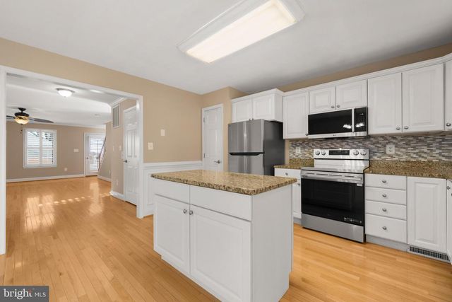 8229 BAYSIDE RD, Chesapeake Beach, MD 20732