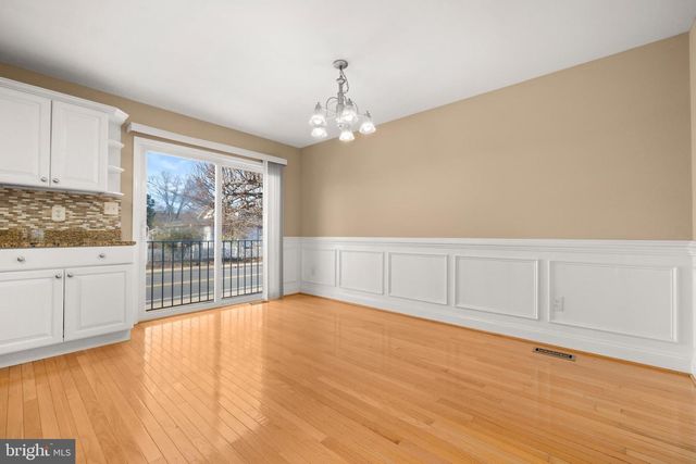 8229 BAYSIDE RD, Chesapeake Beach, MD 20732